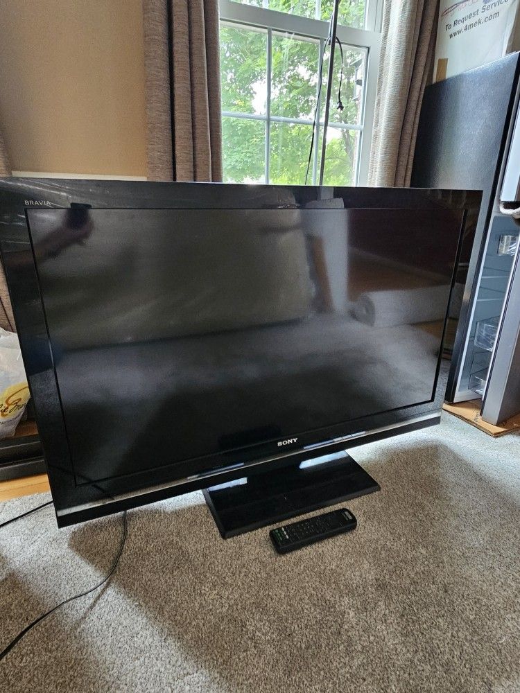 46" Sony LCD Digital Color TV