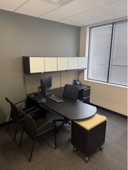 Executive Office Desk Set – Excellent Condition