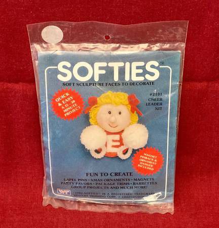 Vintage Softies soft sculpture face kit cheerleader 2101 magnet pin craft set