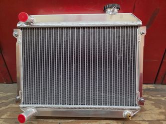 UNIVERSAL HIGH-PERFORMANCE 3 ROW ALUMINUM RADIATOR