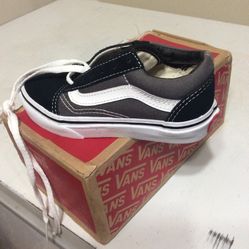 Kids Shoe 10.5 