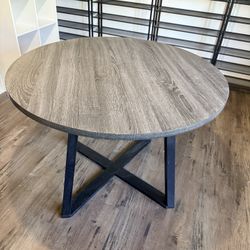 Round Table Space For 4 Chairs 
