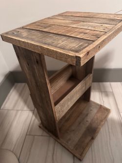 Handmade reclaimed pallet wood side table
