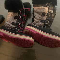 Boots Girls Snow Boots $5.00 Size 13