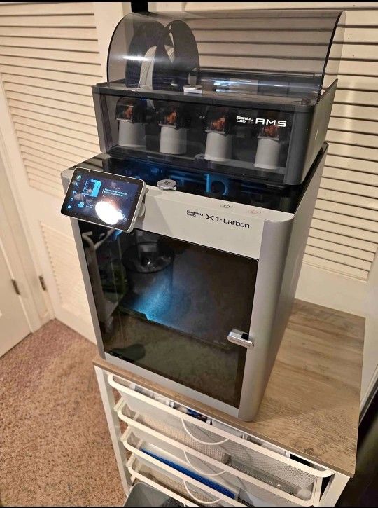 Bambu Labs X1C with Ams Printer