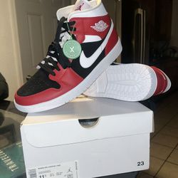 Brand NEW In Box Nike Air Jordan 1 Retro Mid W Gym Red White Black 