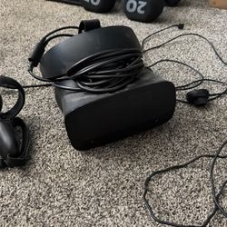 Oculus Rift S With Accesories