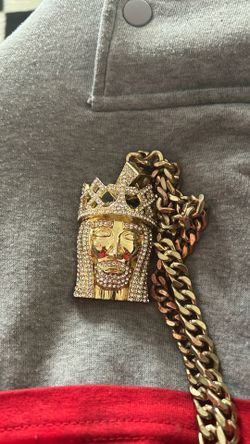 Gold Chain And Pendant 