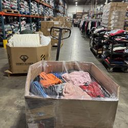Bulk Clothing Pallet  250 Pieces (Adult -Kids Mix)  Only $150