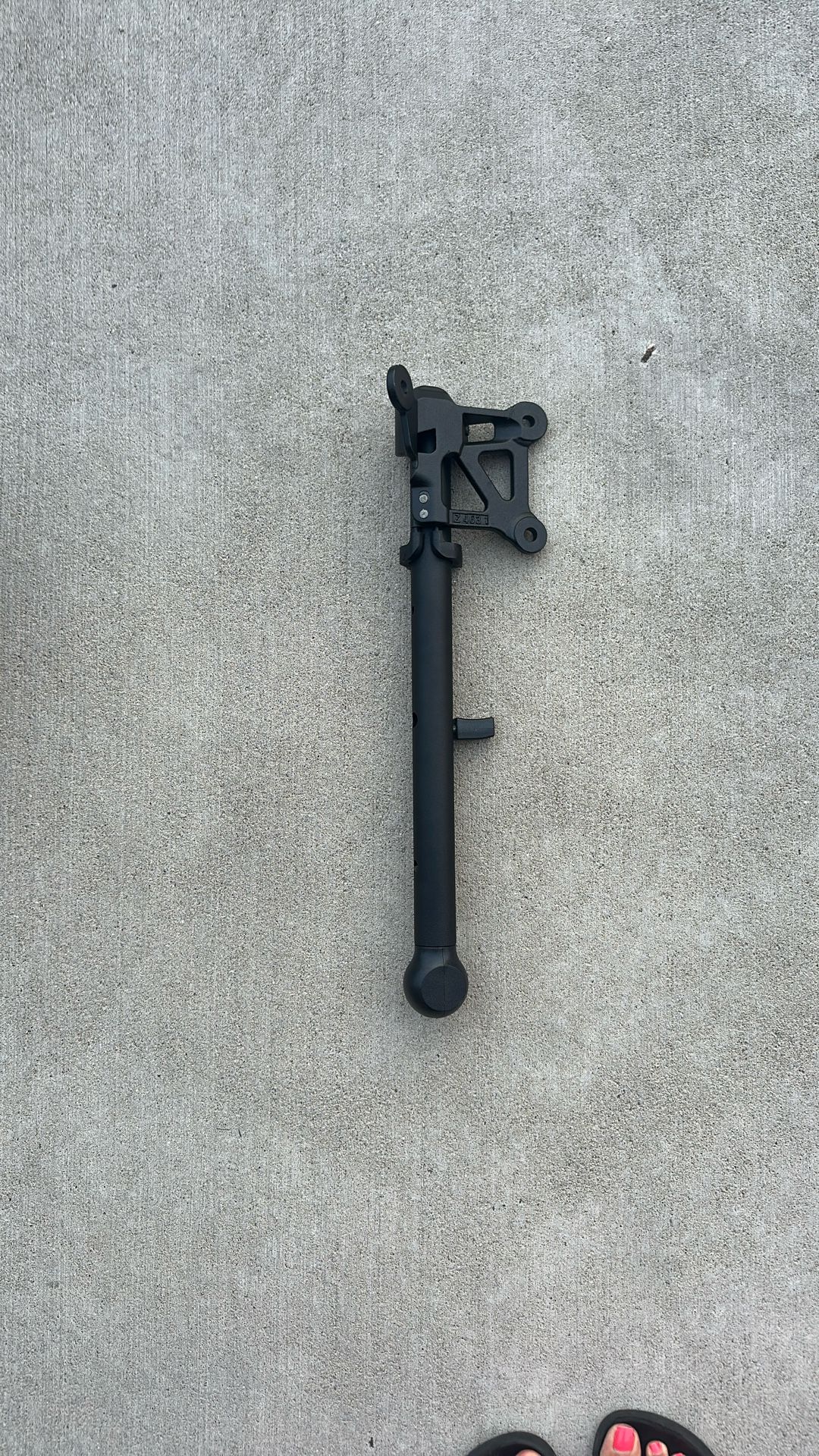 GM Genuine Part Auxiliary Tailgate Step Handle