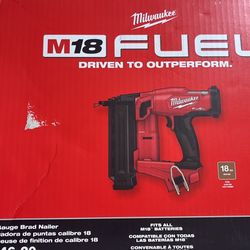 Milwaukee M18 Brad Nailer