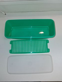 Vintage Tupperware #782-8  Bread Celery Vegetable Keeper  Jadeite green 15x4.5x6 $15 FIRM