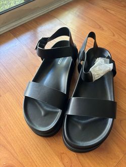 Black sandals