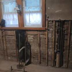 Electricidad Cerámica Pintura Plomeria 