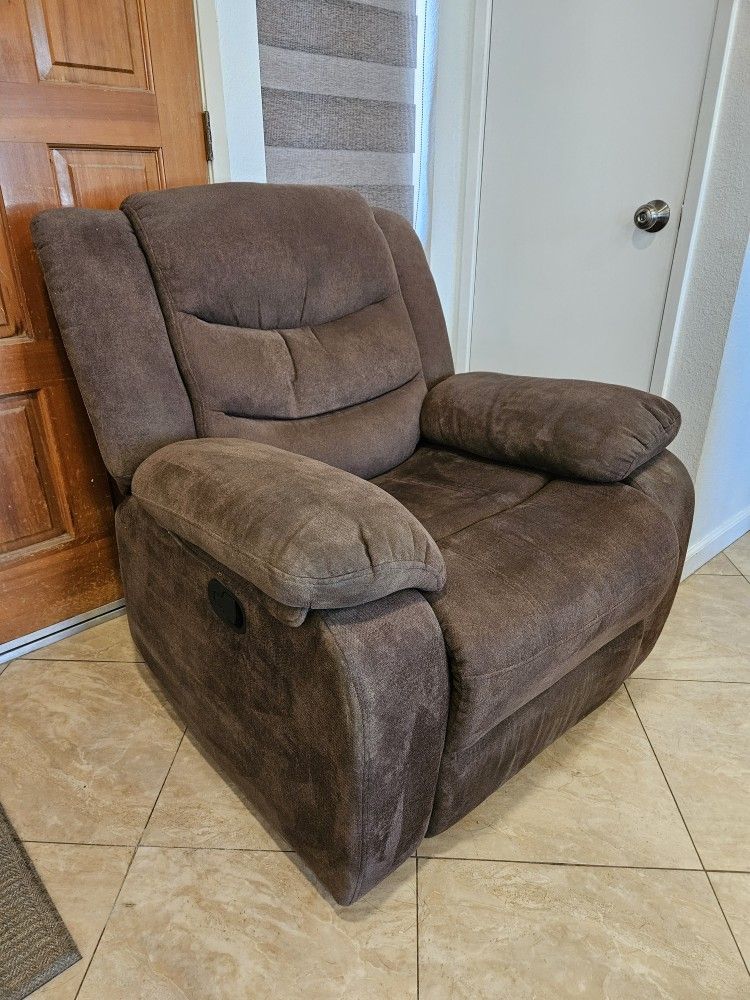 RECLINER