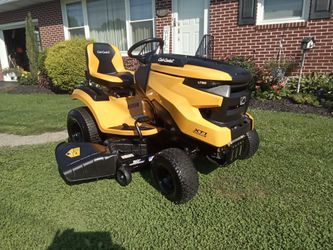 REAL NICE, CUB CADET XT1 LT50 HYDRO AUTOMATIC RIDING MOWER