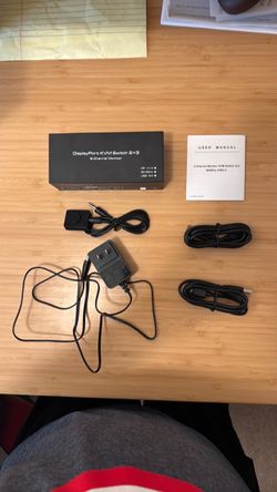 8K Triple-Monitor DisplayPort 1.4 KVM Switch (2 PCs to 3 Monitors) - Brand New / Unused - USB 3.0