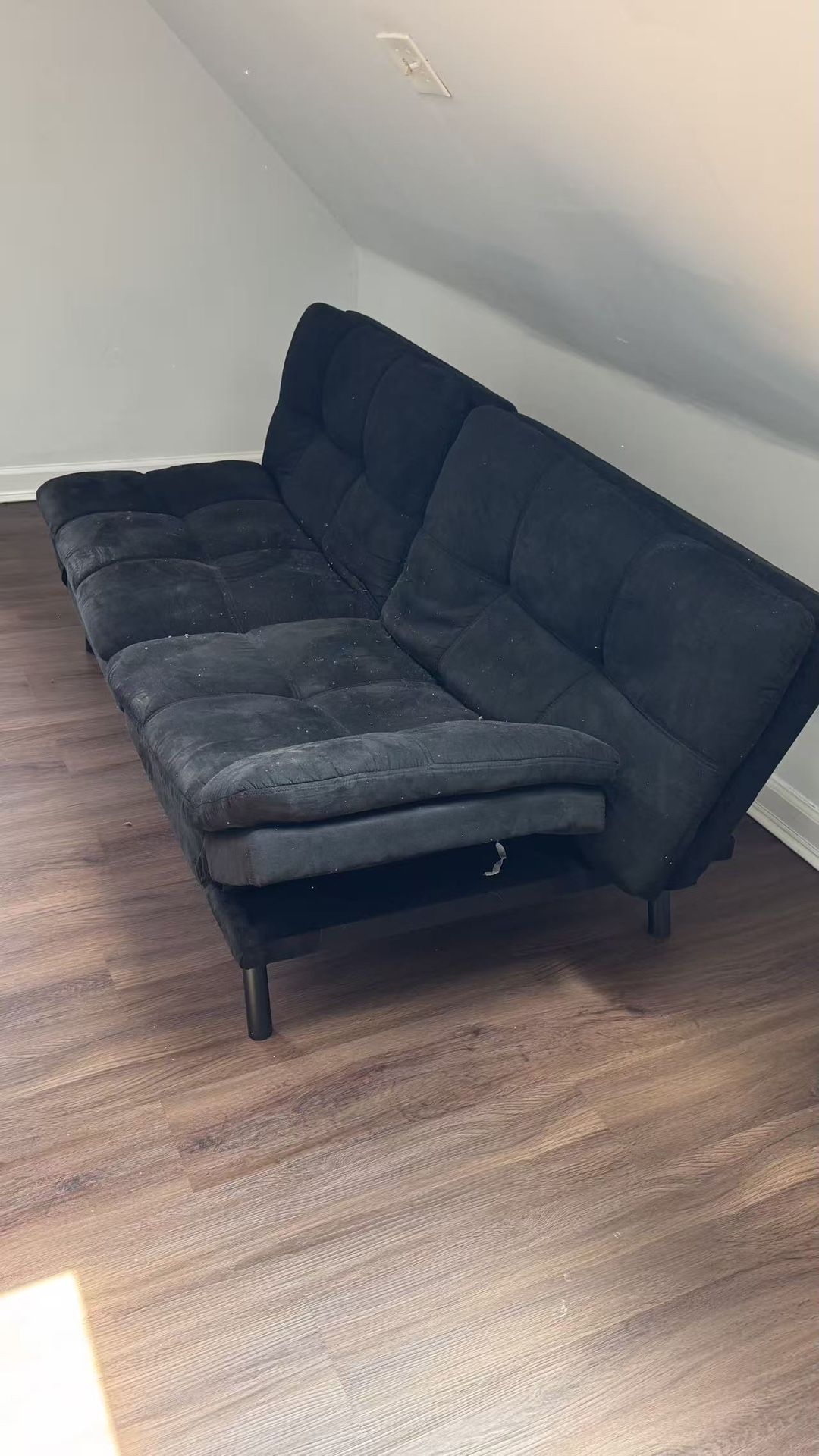 Convertible Futon/sofa/bed