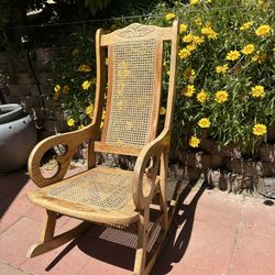 Antique Rocking Wood Chair.  In Excellent Vintage Condition.  Delivery Available For Extra Fee. 