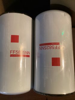 Fuel filter for freight liner