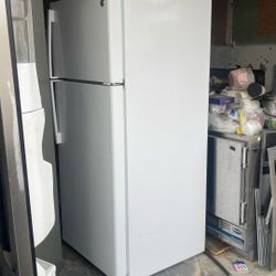 White Refrigerator 1 Year Old In Very Good Condition 