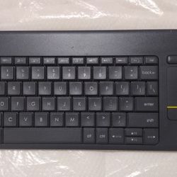 Logitech - K400+  Wireless  Keyboard for PC/TV/Laptop/Tablet w/ Built-in Touchpad - Black