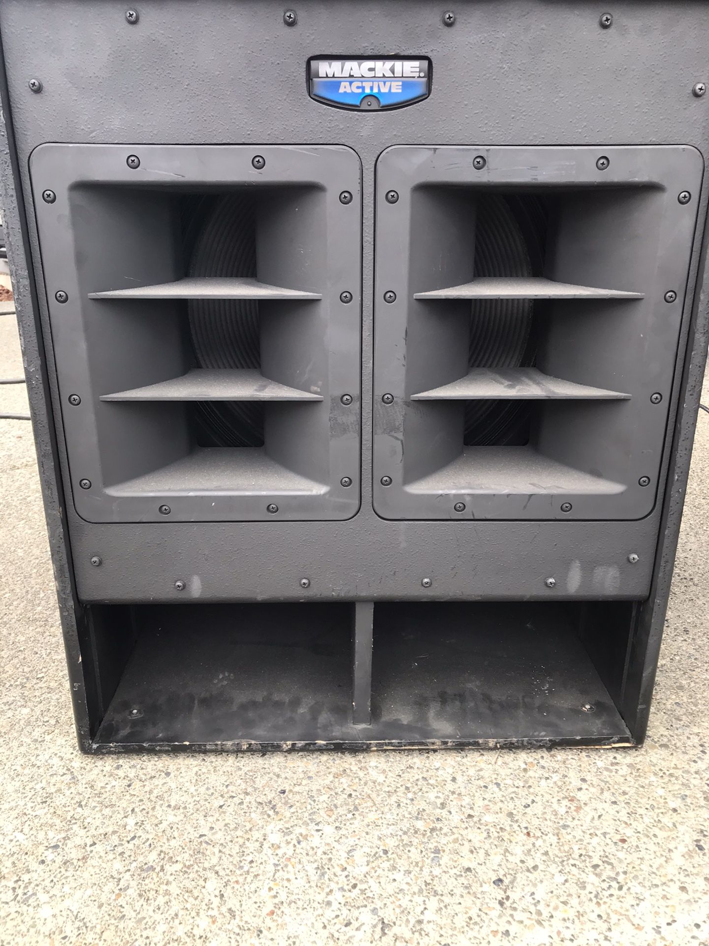 Mackie SWA1801 18” powered subwoofer for Sale in Yelm, WA - OfferUp
