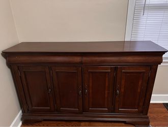 Havertys Classic Cherry Sideboard/Buffet