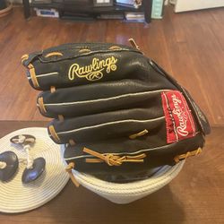 Rawlings Black Leather Baseball Glove.