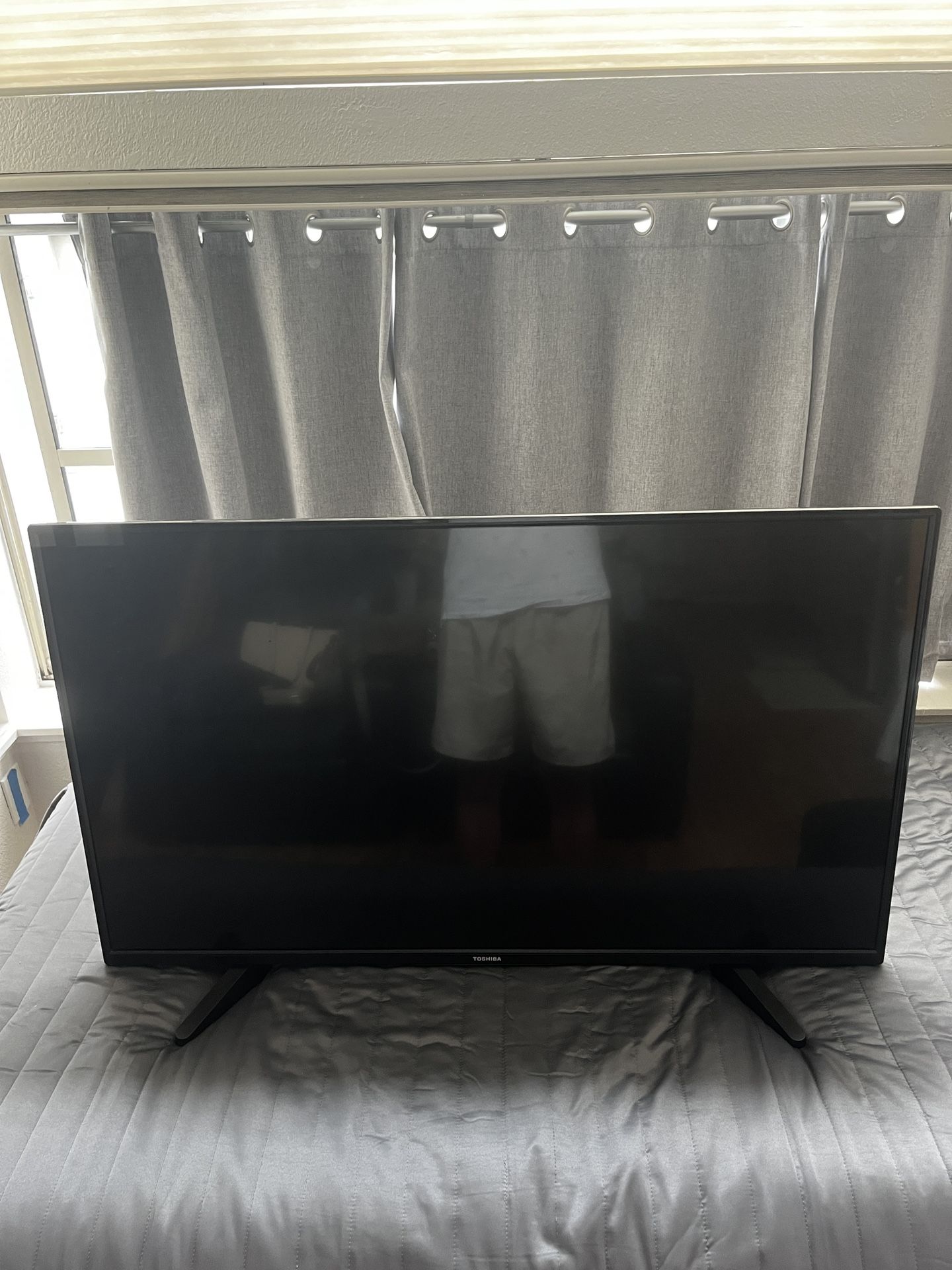 Toshiba 42 Inch TV 1080p
