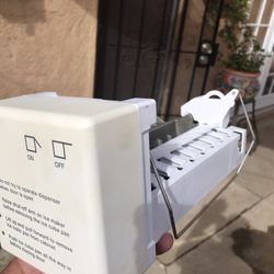 NEW Whirlpool Ice Machine 