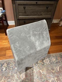 Knee Elevation, Pillow