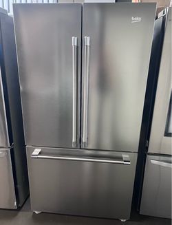 BEKO 36” COUNTER-DEPTH FRENCH DOOR REFRIGERATOR NEW-OPEN BOX