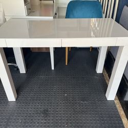 White Table With 2 Drawers 