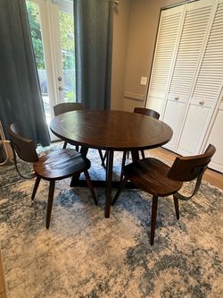 Round Wood Dining Table with 4 Chairs