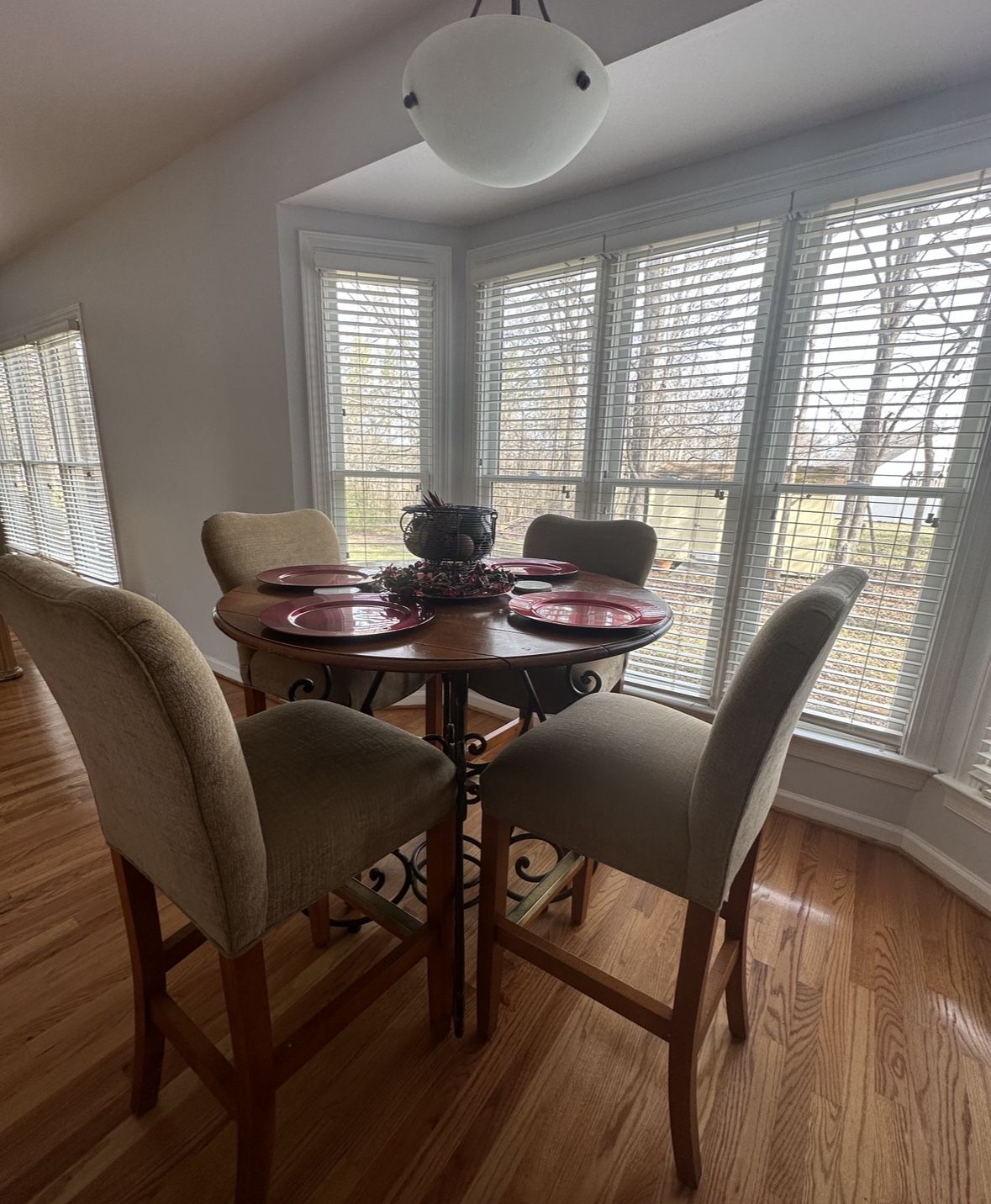 Breakfast Table w/4 Chairs - Iron Accent Base