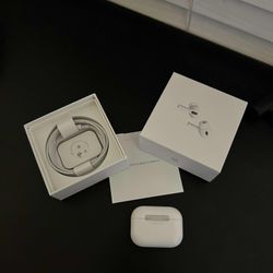 Apple AirPods Pro 2nd Generation with MagSafe Wireless Charging Case (USB‑C)...