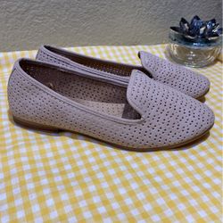 WHITE MT FLAT SHOES SIZE 6.5M
