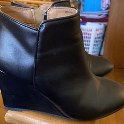 Ladies Shoe