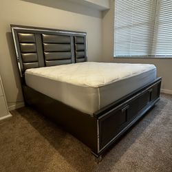 VEGAS KING BEDROOM SET by CITY FURNITURE. BED MATTRESS NIGHTSTAND DRESSER CHEST - delivery is negotiable