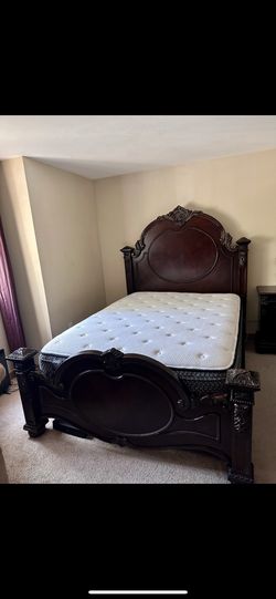Queen Bedroom Set