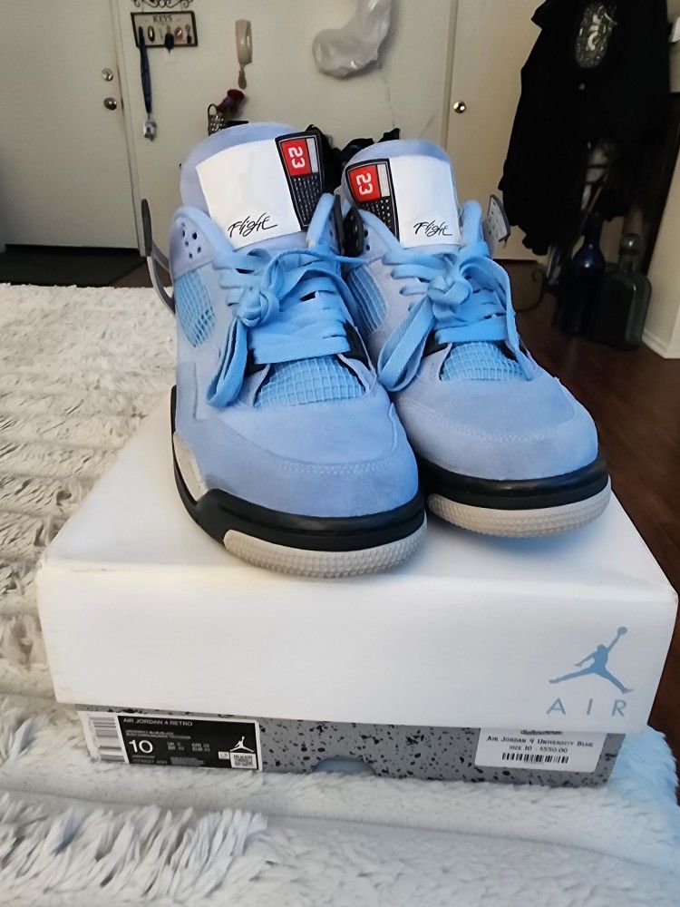 Jordan 4 UNC Mens Size 10 $285  Obo No Trades 