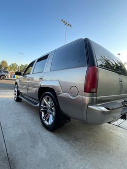 2000 Cadillac Escalade