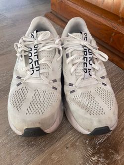 Women cloudsurfer running shoes
