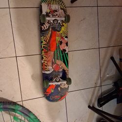 Skateboard (Barely Used, Great Condition)