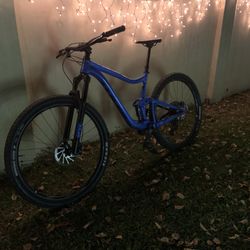 Mountain Bikes/ Giant Trance