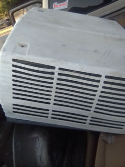 RV air conditioner