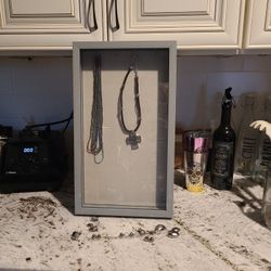 JEWELRY ORGANIZER 