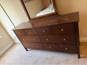 Dresser