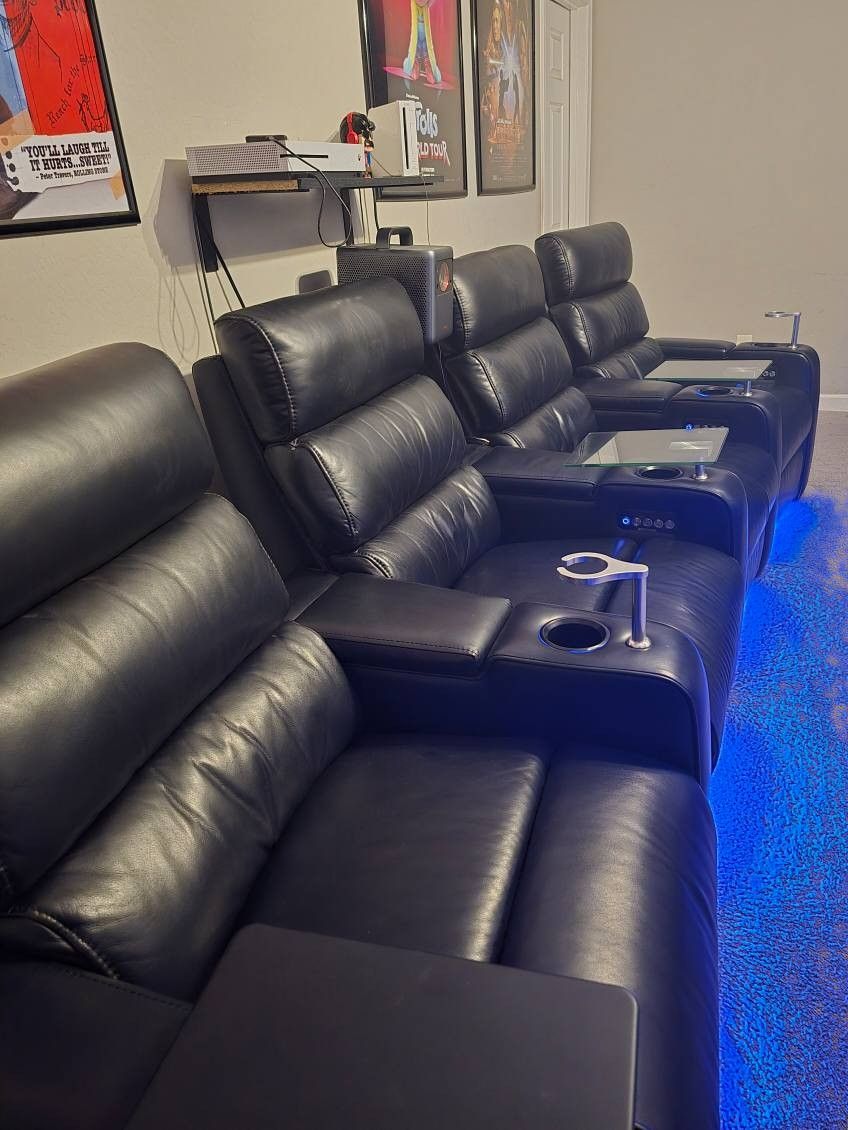 Home Theater Seats And Snack Bar
